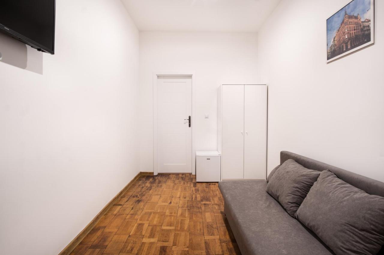 Revolution Aparts - Rewolucji 27 Łódź Exteriör bild